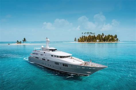 luxury yacht companies|Superyacht Brokers .
